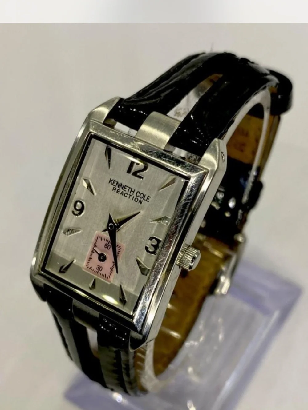 *** Kenneth Cole ^^ Reaction Silver Dial Watch /   Pink Subdial ^^^
